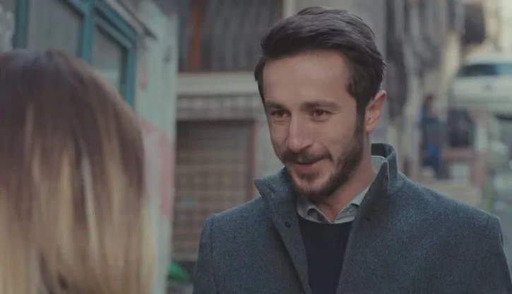 Ahmet Rifat Şungar interpreta Emre ne La Forza di Una Donna