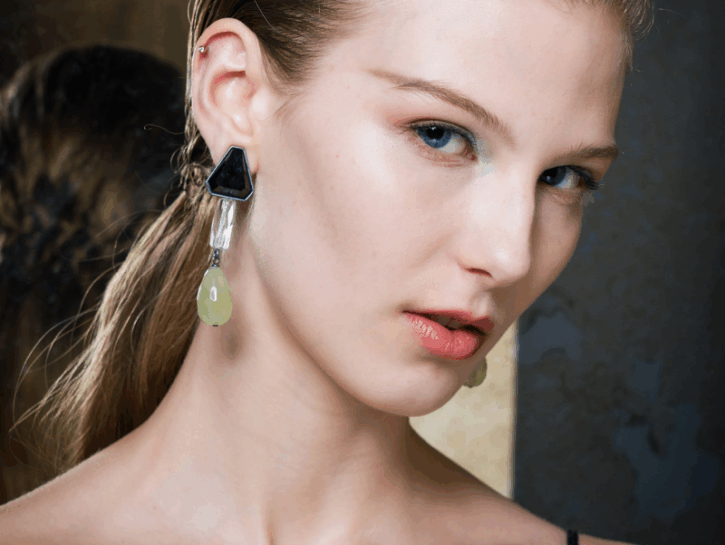 Bellezza al pistacchio: il verde più chic del 2026