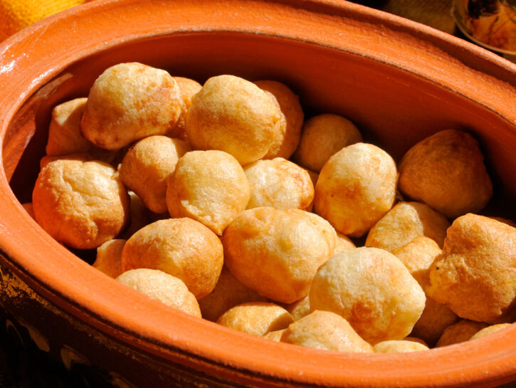 Focaccia di carnevale: finger food colorati e gustosi