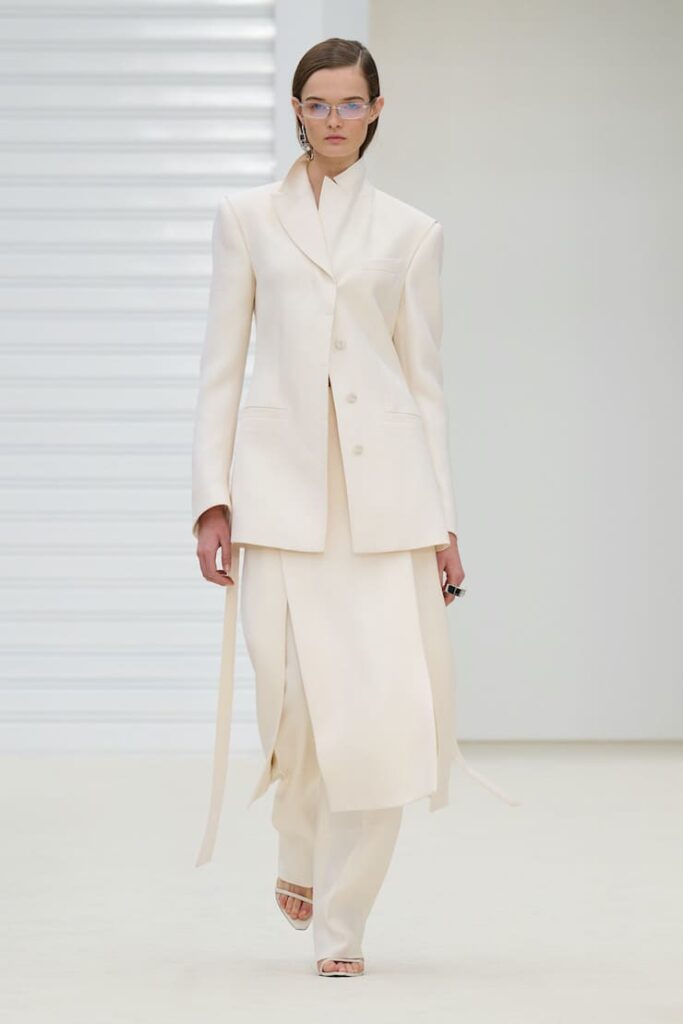 Modella alla sgilata Ferrari Primavera-estate 2026