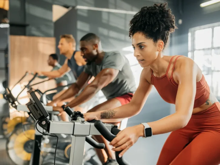 Come equilibrare cardio e pesi per un piano di allenamento perfetto