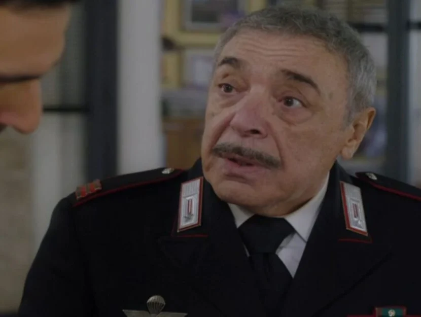 nino frassica nei panni di cecchini