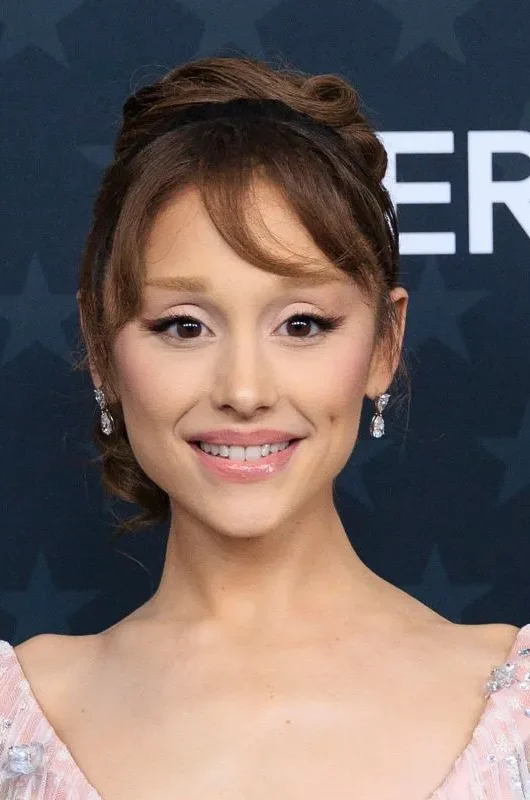 Pratica e cool, la frangia a ciocche è la tua nuova alleata