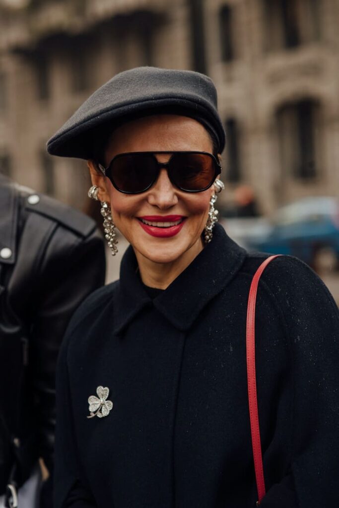 Donna con coppola