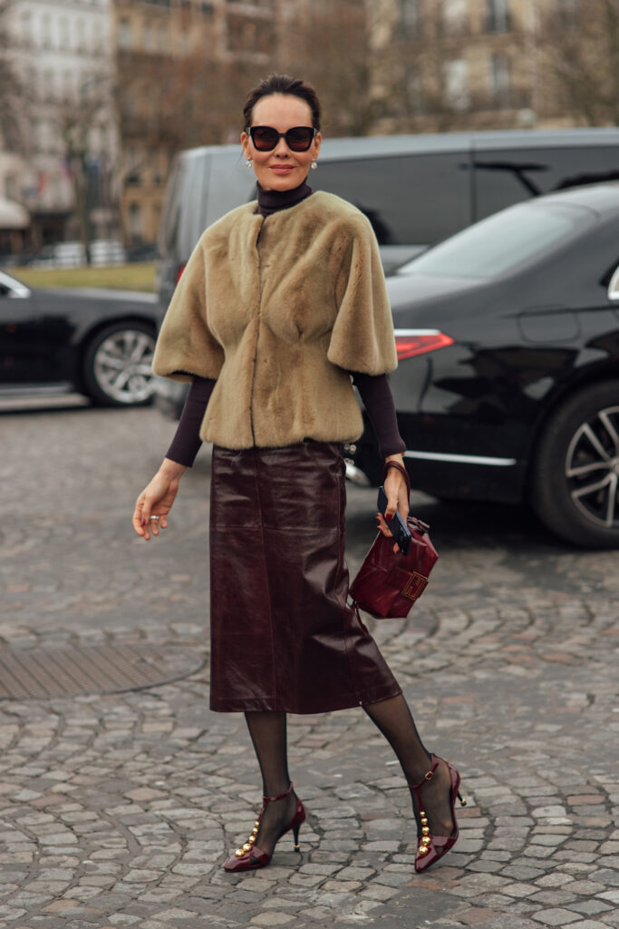 come abbinare il colore marrone tendenze moda primavera 2026 look facile da copiare