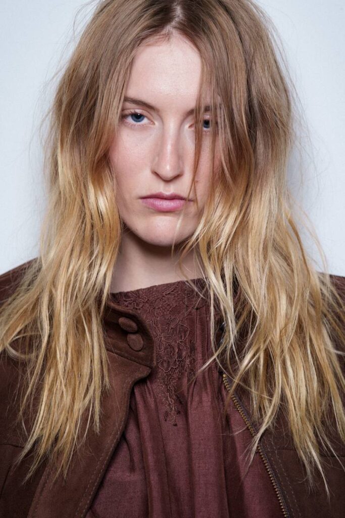 Capelli oltre le spalle