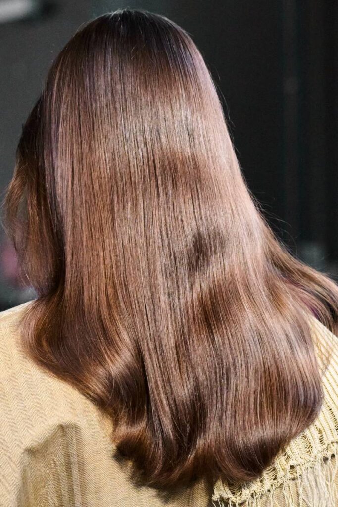 Capelli lunghi lucidi e brillanti