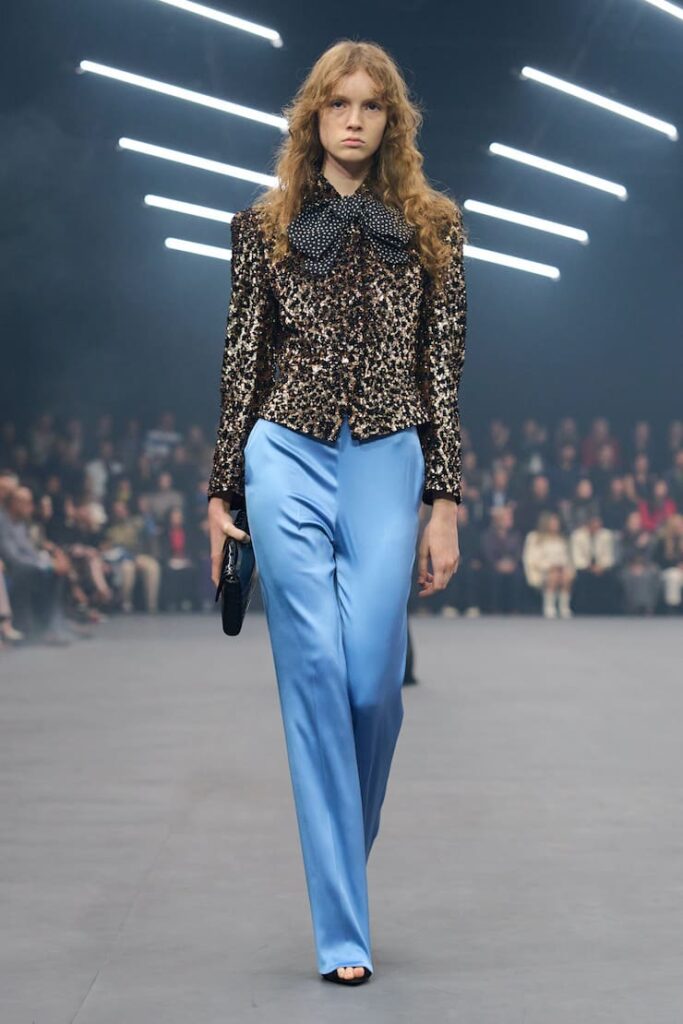 Modella alla sfilata di Valentino Primavera-estate 2026.