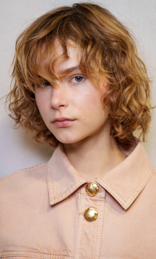 Metodi naturali per tingere i capelli: miti, verità e risultati  