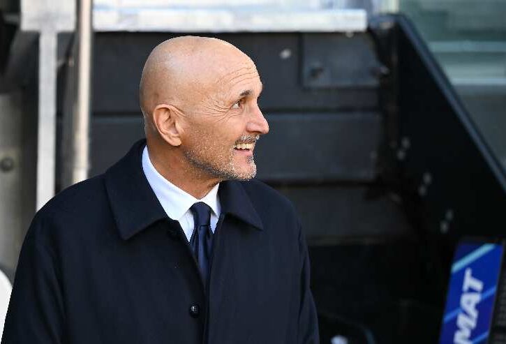 spalletti sorride in panchina