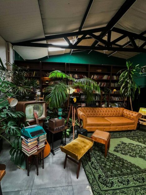 stile industrial green in una casa