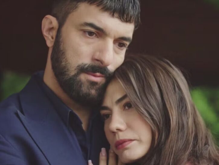 Io sono Farah non si ferma durante Sanremo anzi raddoppia, perché? Fan delusi, ma la scelta di Mediaset è strategica