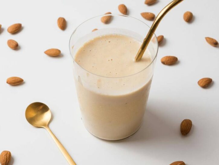 Latte di mandorla: più leggero, più buono, più salutare. Ecco perché 
