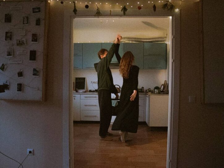 San Valentino a casa? Idee romantiche per un'atmosfera da film 