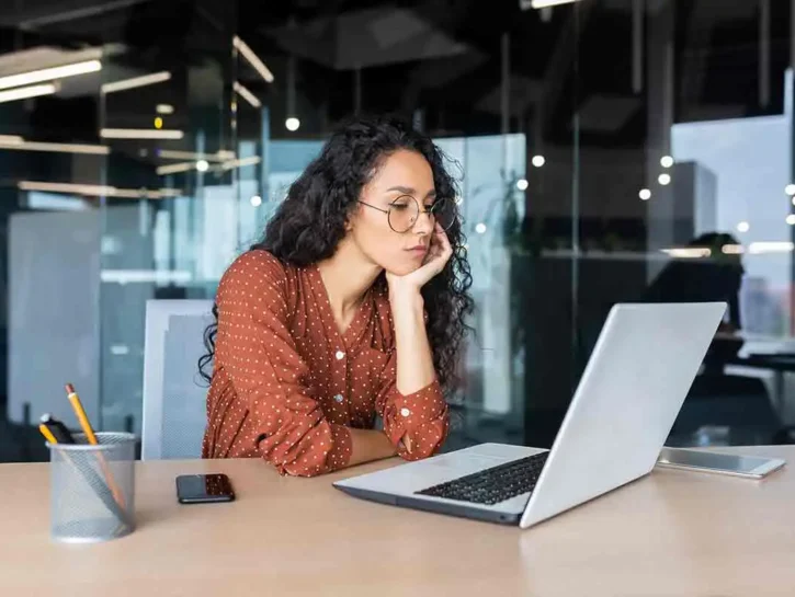 Ghost Growth: che cos'è la carriera fantasma e quali sono i suoi effetti sui dipendenti