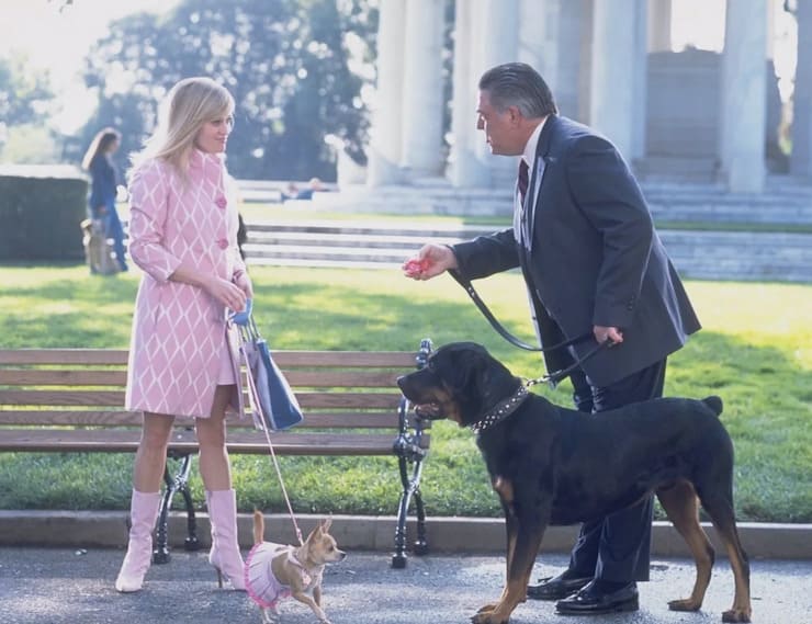 Reese Witherspoon con cappottino rosa