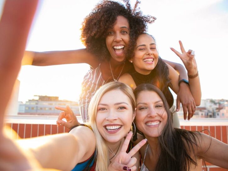 8 marzo, non solo mimose: le iniziative concrete per la Giornata Internazionale della Donna