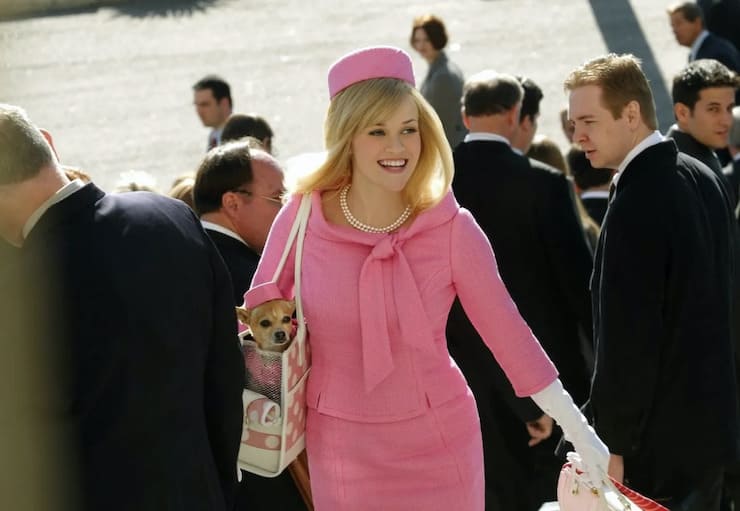 Reese Whiterspoon in total pink ne La rivincita delle bionde