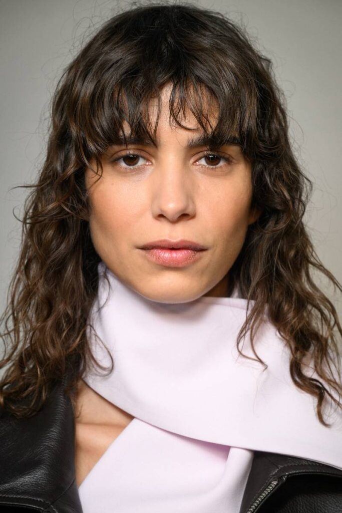 Capelli lunghi con frangia
