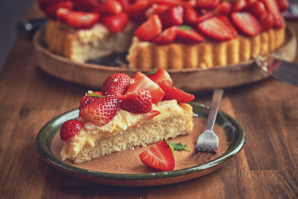 Fetta di crostata alle fragole