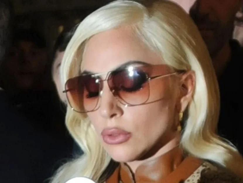 La cantautrice americana Lady Gaga in un abito Gucci al W Hotel di Londra