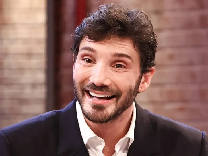 Cosa c'entra Stefano De Martino con Sanremo? La polemica esplode sui social, ma la carriera parla chiaro