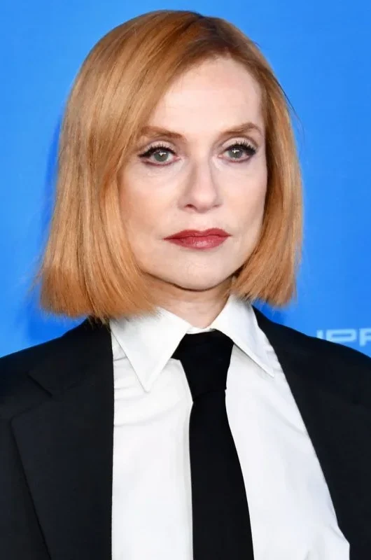 Il caschetto di Isabelle Huppert è perfetto per essere chic anche dopo i 70 anni
