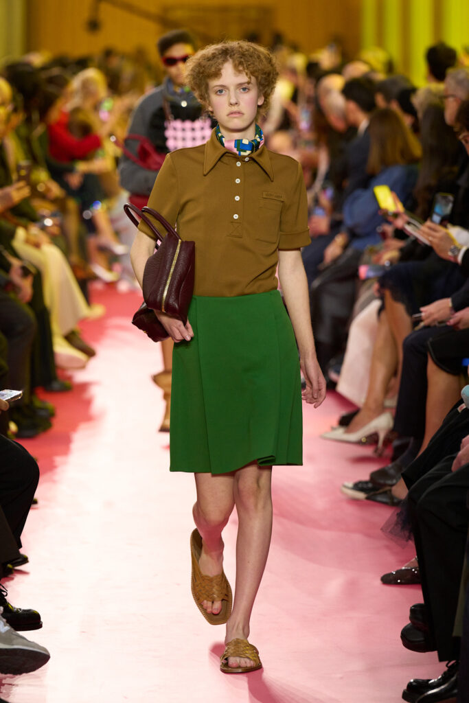 idee look per abbinare i colori tendenze moda primavera estate 2026