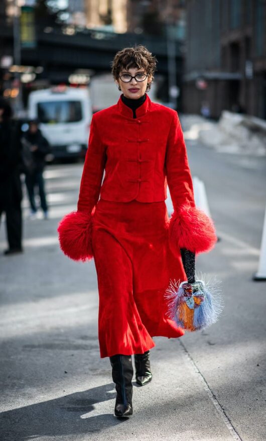 Perché adesso vogliamo tutte una Mandarin jacket? E che cos'è?