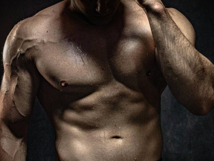 Boom di looksmaxxing, l'ossessione maschile di apparire perfetti