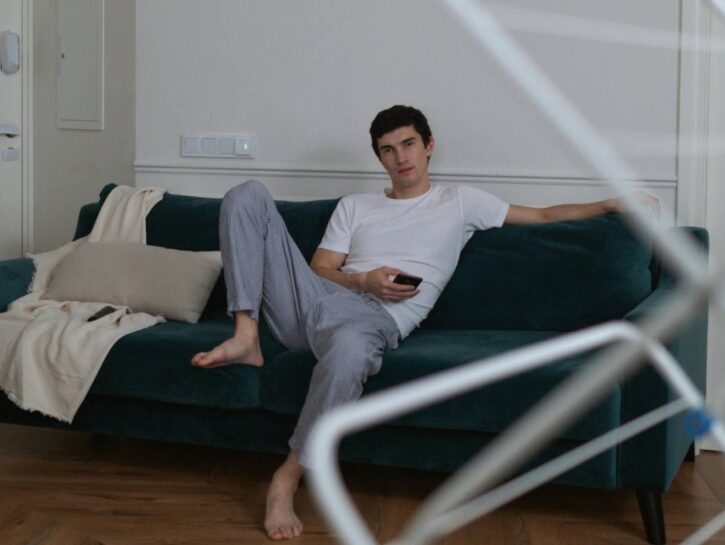 Figli adulti in casa: se guadagnano devono contribuire