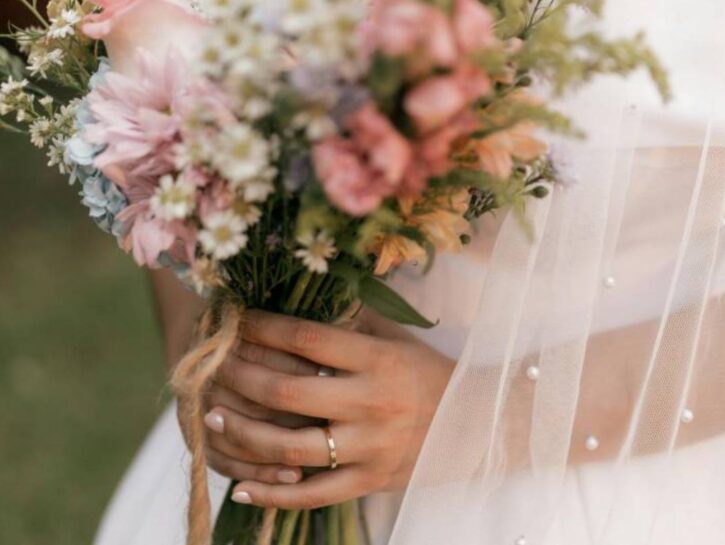 Matrimoni: sempre meno ma sempre più costosi