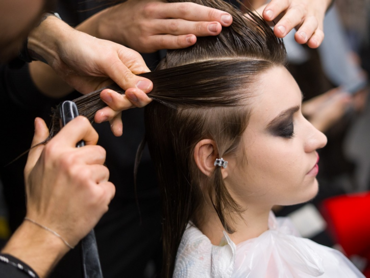 Come districare i capelli senza danneggiarli?