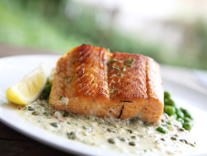 Tonno alla siciliana: fresco, veloce e profumato