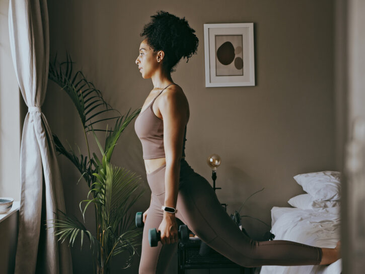 Allenamento con i pesi a casa: i segreti per un corpo più tonico