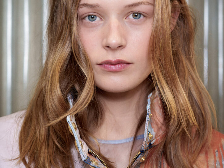 Capelli mossi? Questa è la routine che funziona  