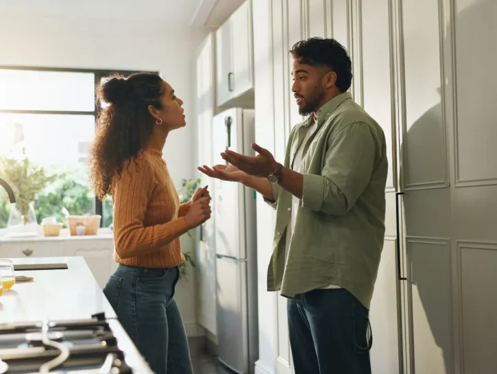 Parità per i maschi, Gen Z più tradizionalisti dei Baby boomer: il sondaggio