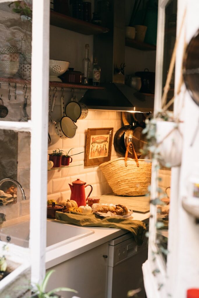 interno di bancone della cucina in stile country