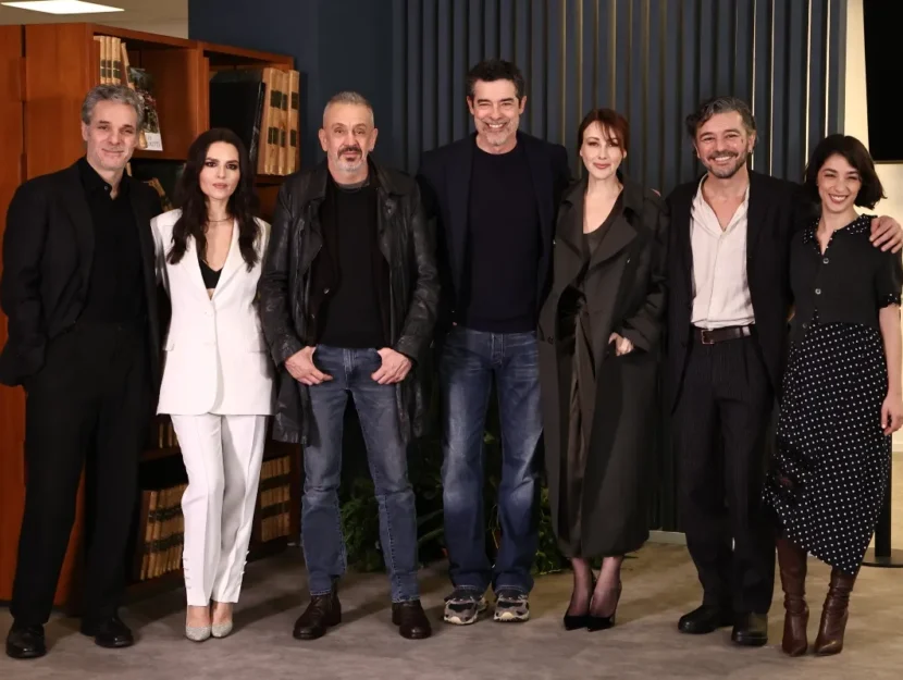 Roma, sede Rai Severo, photocall serie Rai "Guerrieri - la regola dell'equilibrio". Nella foto: Francesco Colella, Ivana Lotito, Gianluca Maria Tavarelli, Alessandro Gassmann, Anita Caprioli, Michele Venitucci, Lea Gavino