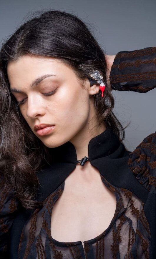 Shampoo secco: quando è davvero utile e quando evitarlo