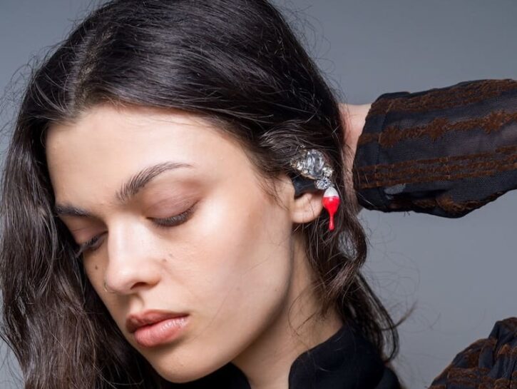 Shampoo secco: quando è davvero utile e quando evitarlo