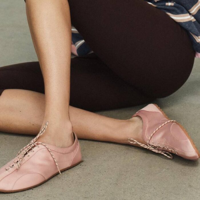 Sneakers di raso, tocca a voi. E il #balletcore è più urban che mai