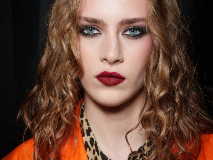 3 motivi per cui non ti sta bene il rossetto rosso (e quali alternative hai)