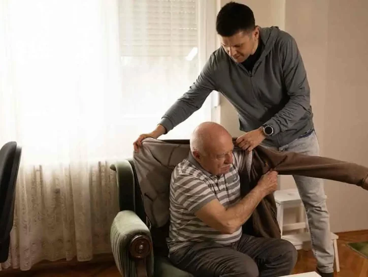 Bonus caregiver di 300 euro al mese: che cosa c'è di vero, facciamo chiarezza