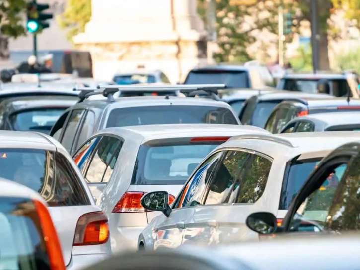 Città roventi in estate? La colpa è anche del traffico
