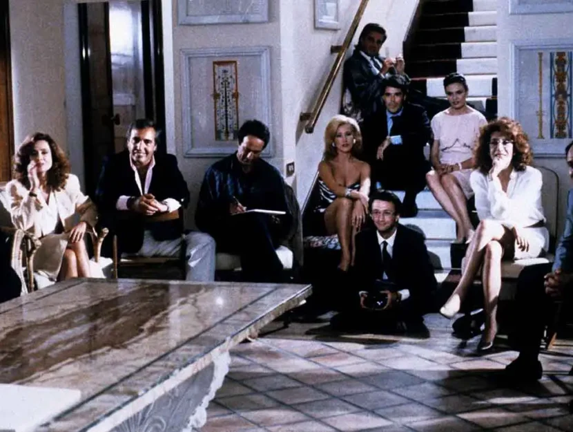 Una scena tratta dal film "Compagni di scuola". Nella foto: Angelo Bernabucci, Nancy Brilli, Athina Cenci, Christian De Sica, Massimo Ghini, Eleonora Giorgi, Piero Natoli, Carlo Verdone