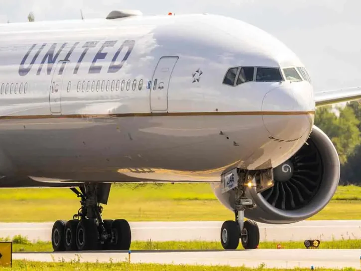 Sedili che si trasformano in letti: la compagnia aerea che cambia la classe economy