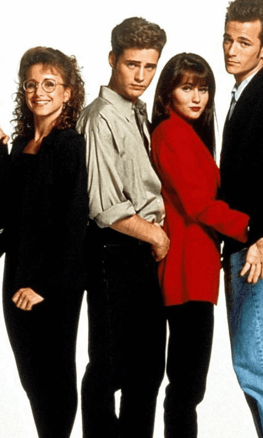 Beverly Hills 90210 arriva su Sky e mostra a tutti quant'era bella la moda (originale) degli anni '90