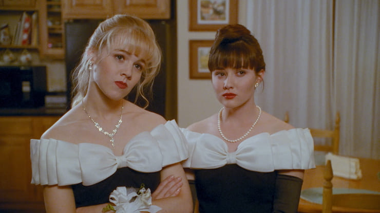 Brenda e Kelly con lo stesso vestito