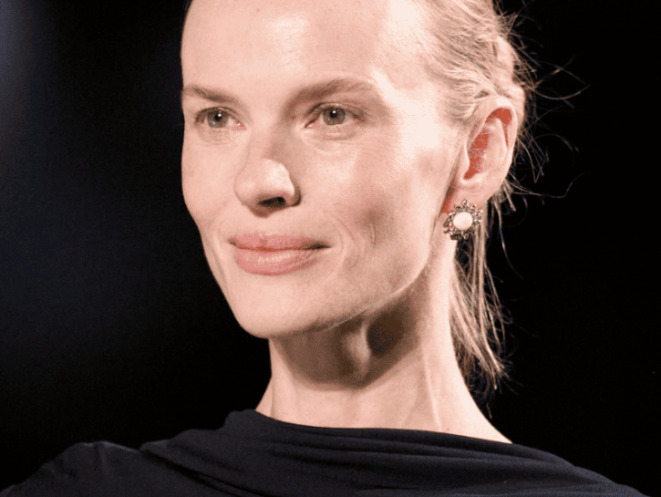 Base make up 50 anni: tutti i consigli per un incarnato luminoso e naturale